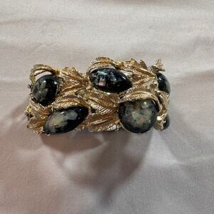 Vintage Faux Black Opal Leaf Bracelet Womens Gold Tone Textured Link 7.25in